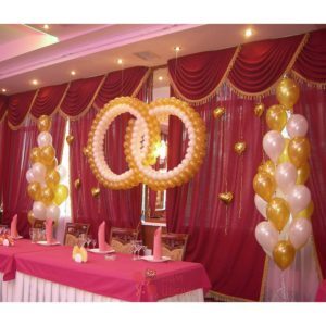 Оформление свадьбы бело-золотыми воздушными шарами