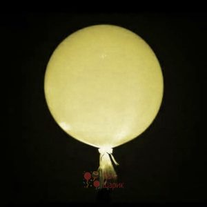 Светящийся большой белый шар с желтыми светодиодами